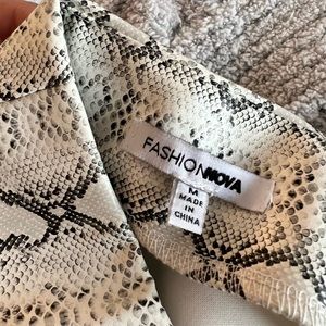 Fashionova Zip Up Snakeskin Mini Skirt